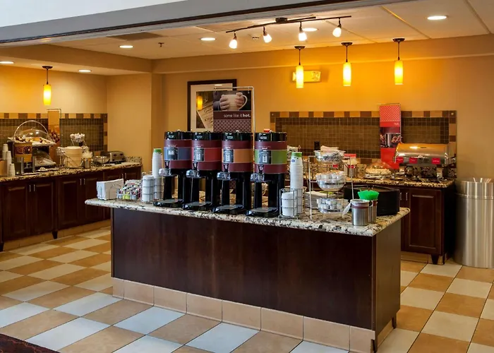 Hampton Inn & Suites Watertown
