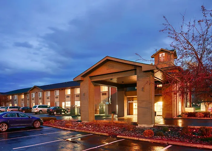 Best Western Plus Rama Inn & Suites