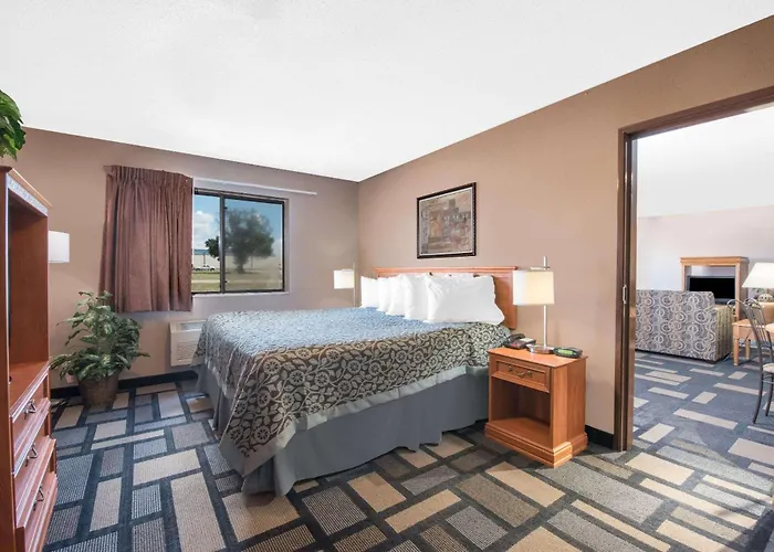 Days Inn By Wyndham Watertown