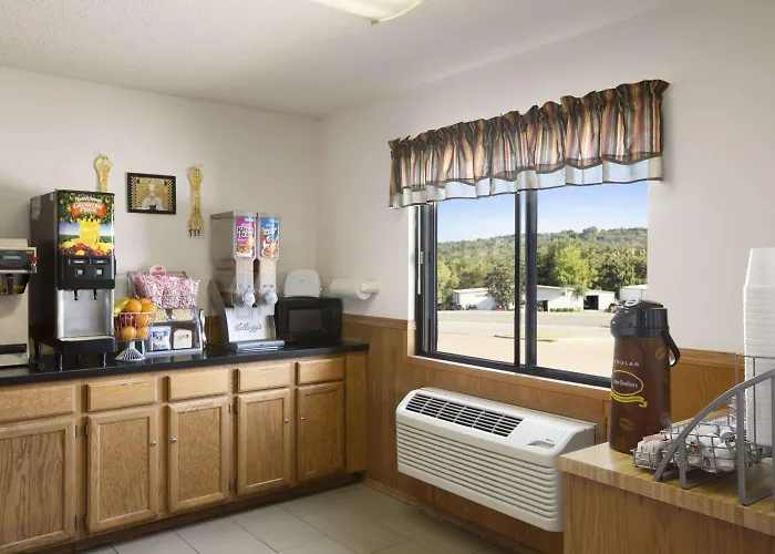 Super 8 By Wyndham Batesville