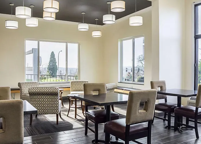 Quality Inn & Suites Clackamas - Portland