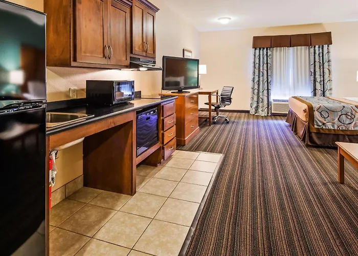 Best Western Plus Seminole Hotel & Suites