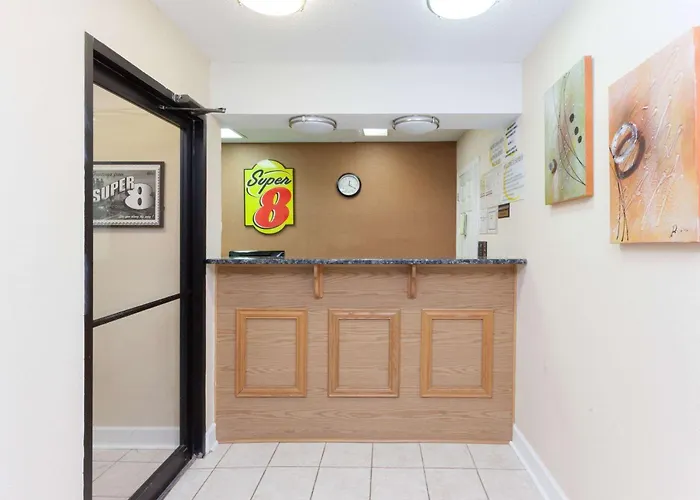 Super 8 By Wyndham Decatur/Dntn/Atlanta Area