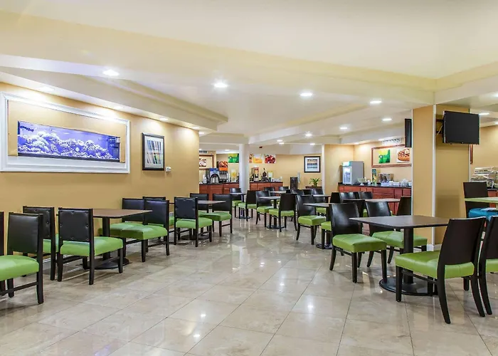 Quality Inn & Suites Middletown - Newport