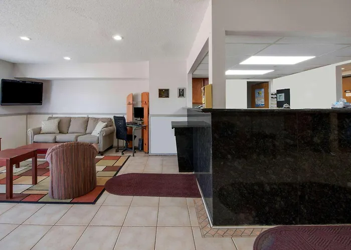 Super 8 By Wyndham College Station