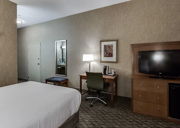 Holiday Inn Express & Suites Saskatoon Centre By Ihg