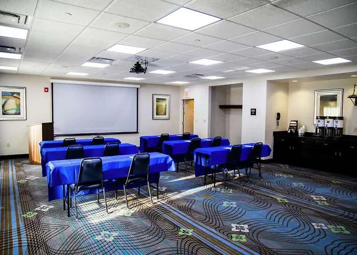 Hampton Inn & Suites Sharon