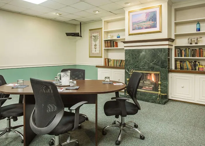 Ramada By Wyndham & Suites Warner Robins