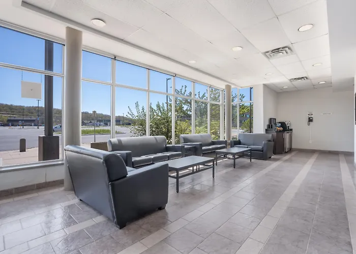 Residence & Conference Centre - Niagara-On-The-Lake