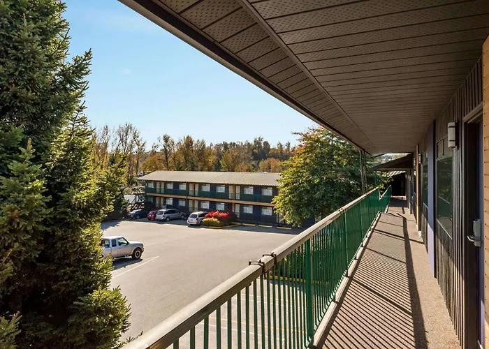 Travelodge By Wyndham Abbotsford Bakerview
