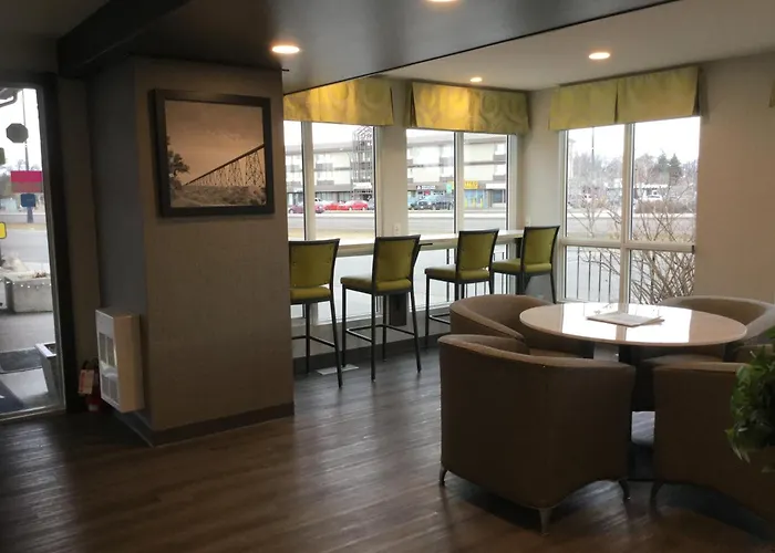 Super 8 By Wyndham Lethbridge