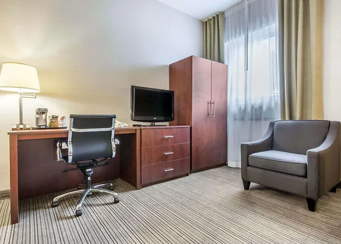 Comfort Inn & Suites