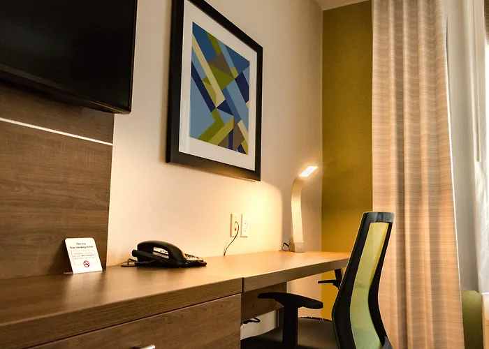 Holiday Inn Express&Suites - Woodstock, ON CANADA