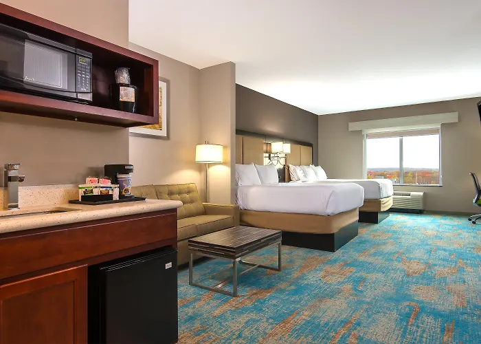 Holiday Inn Express & Suites Norwood By Ihg