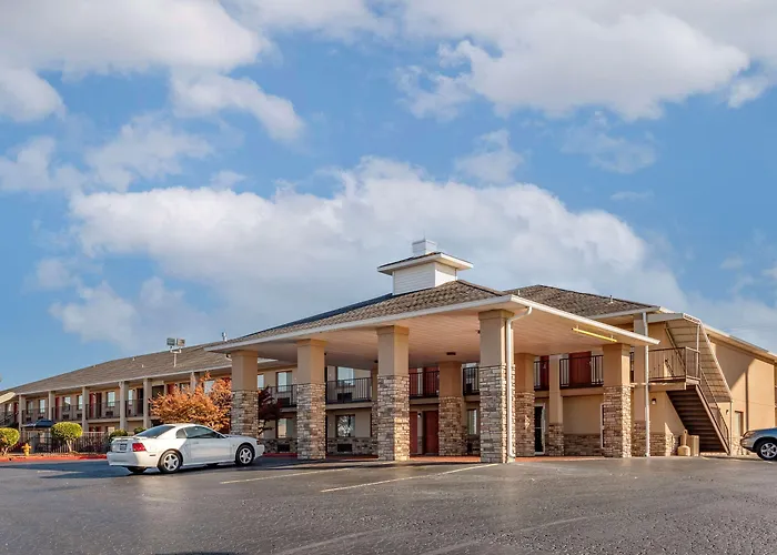 Quality Inn Russellville I-40