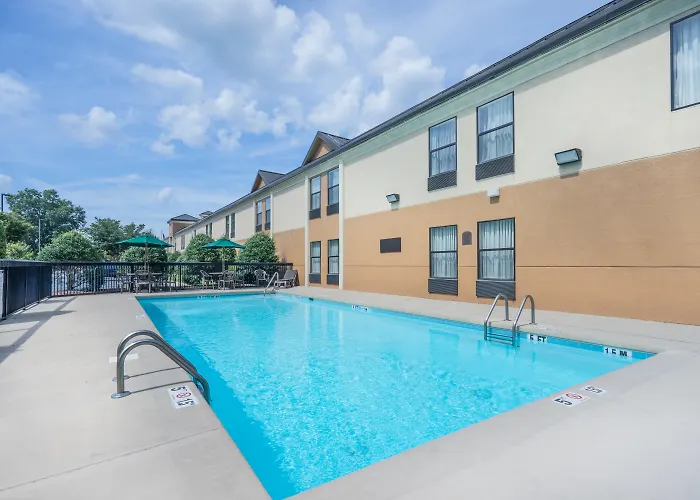 Clarion Pointe New Bern