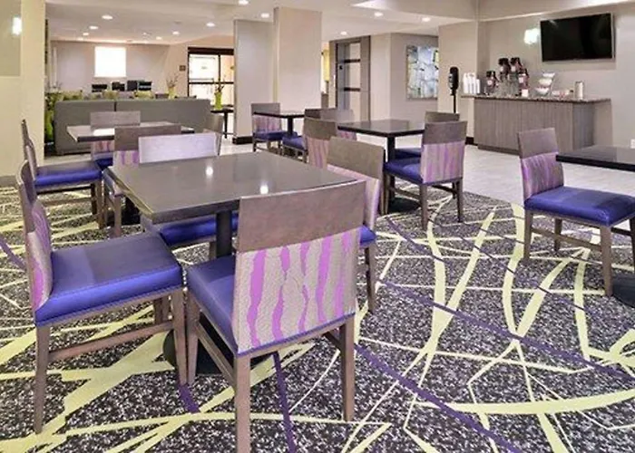 Comfort Inn&Suites Frisco - Plano