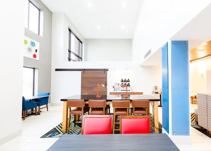 Holiday Inn Express & Suites Shelbyville By Ihg