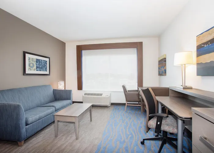 Holiday Inn Express & Suites Great Bend By Ihg