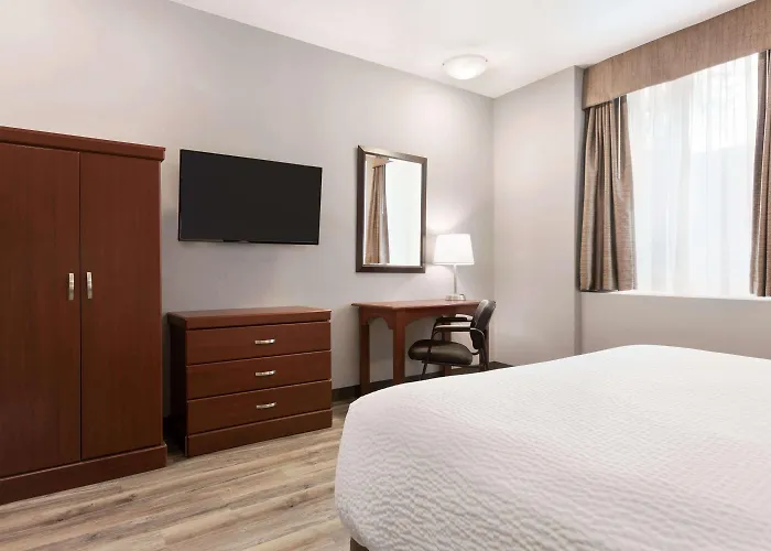 Days Inn By Wyndham Hamilton - Downtown