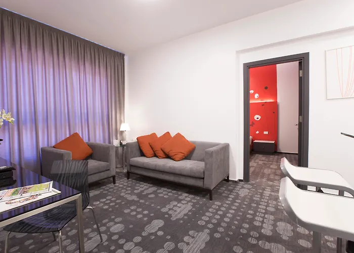 35 Rooms