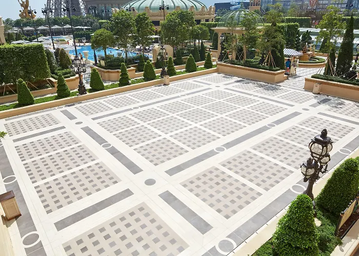 The Parisian Macao