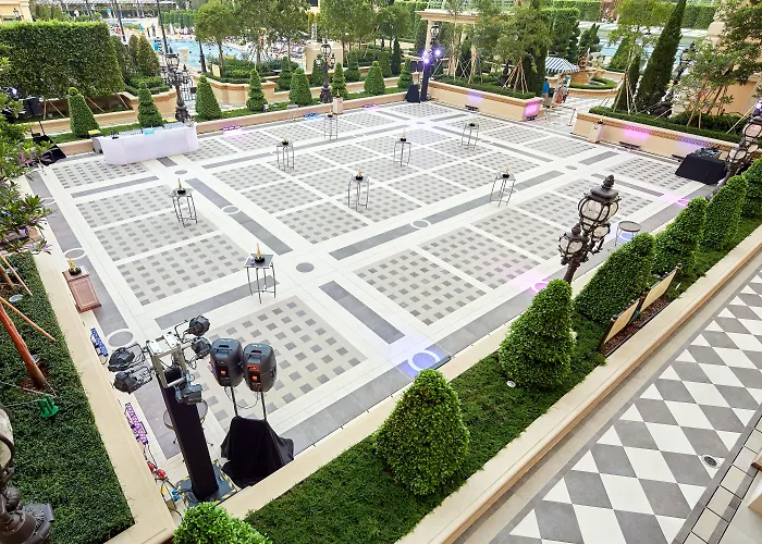 The Parisian Macao