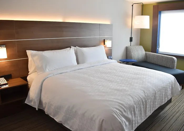 Holiday Inn Express & Suites - Boston South - Randolph By Ihg