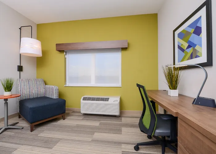 Holiday Inn Express & Suites - Ruskin By Ihg