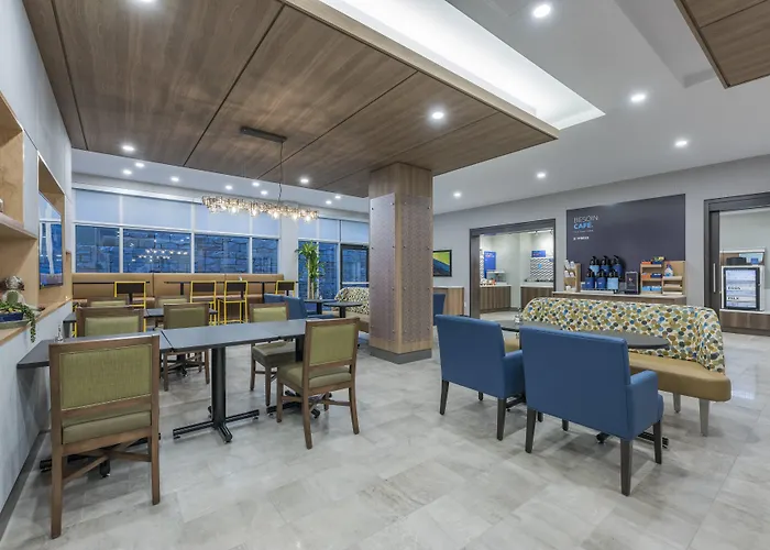 Holiday Inn Express & Suites Moncton By Ihg