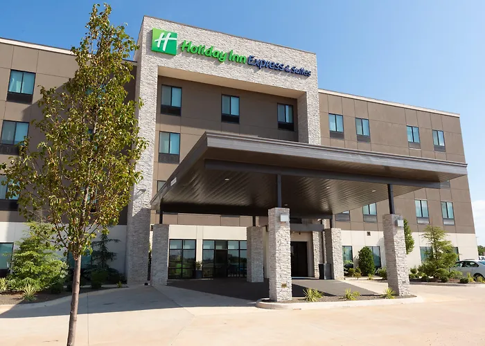 Holiday Inn Express & Suites Kingfisher By Ihg