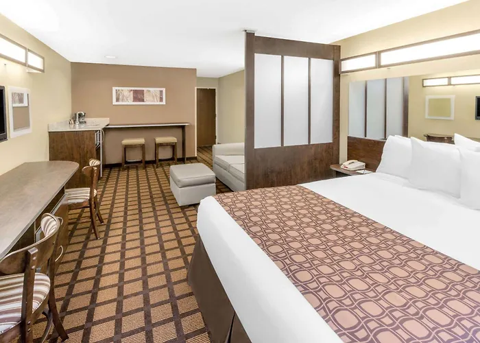 Microtel Inn & Suites By Wyndham Ozark