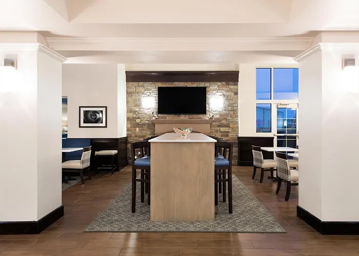 Holiday Inn Express & Suites East Wichita I-35 Andover By Ihg