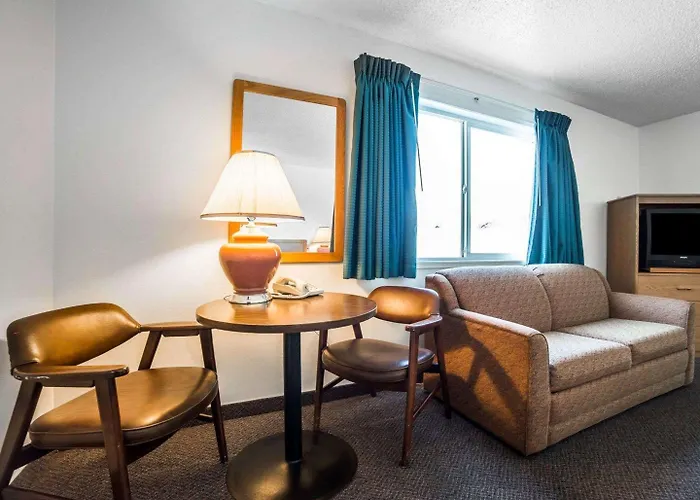 Rodeway Inn & Suites