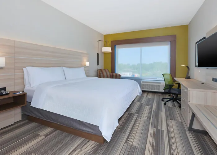 Holiday Inn Express & Suites - Grand Rapids Airport - South By Ihg
