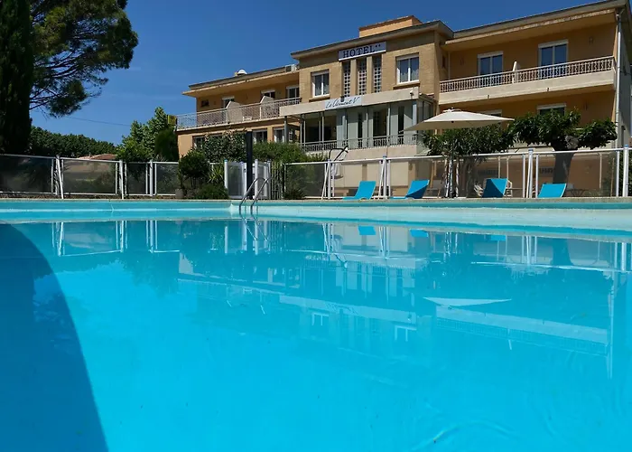 Logis Hotel Le Clement V