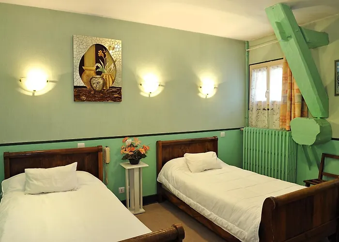 Logis Hostellerie Du Cheval Blanc