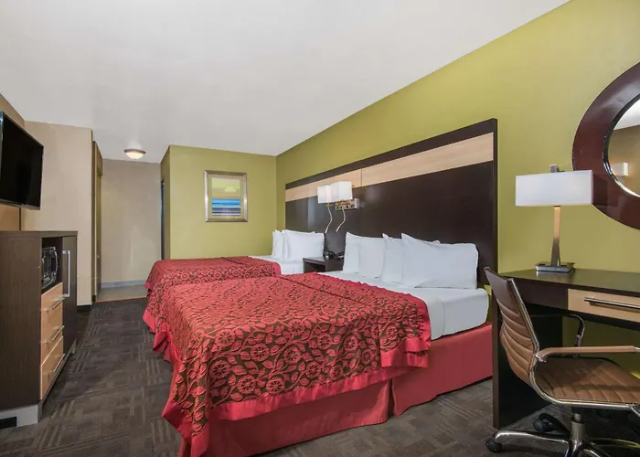 Days Inn By Wyndham Carlsbad