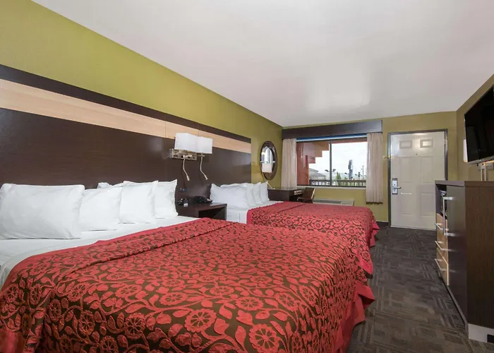 Days Inn By Wyndham Carlsbad