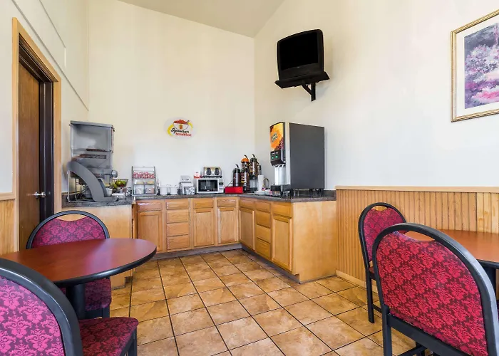 Super 8 By Wyndham Fergus Falls