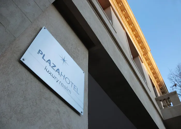 San Isidro Plaza Hotel