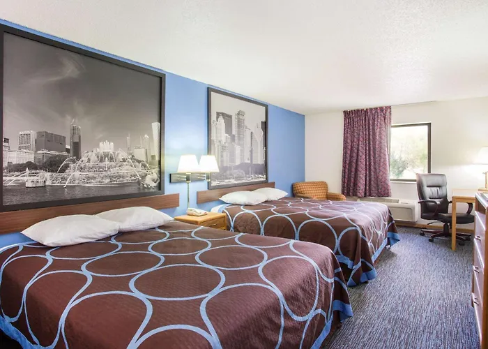 Super 8 By Wyndham Monmouth Il