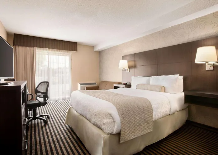 Days Inn By Wyndham Miramichi Nb