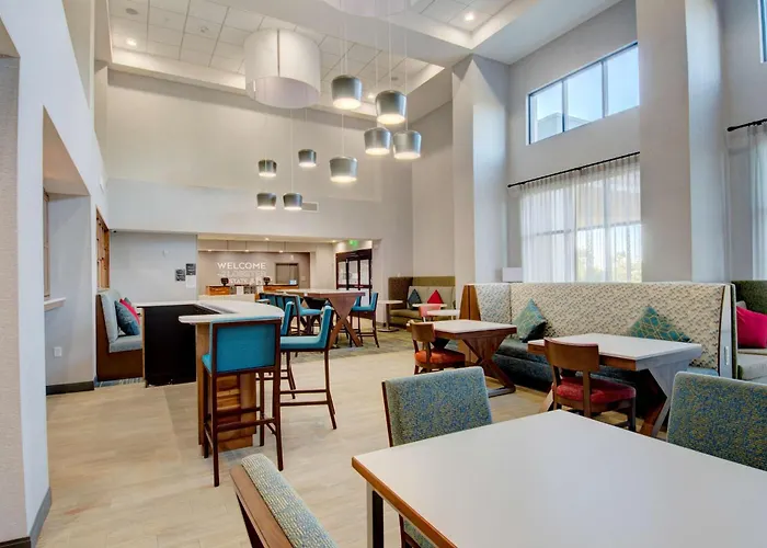 Hampton Inn & Suites Portland West