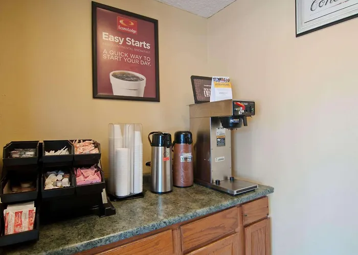 Econo Lodge Near Bluefield College