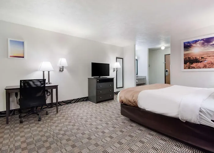 Quality Inn & Suites Mccook