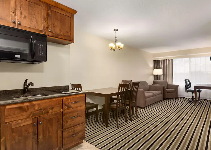 Country Inn & Suites By Radisson, Little Falls, Mn