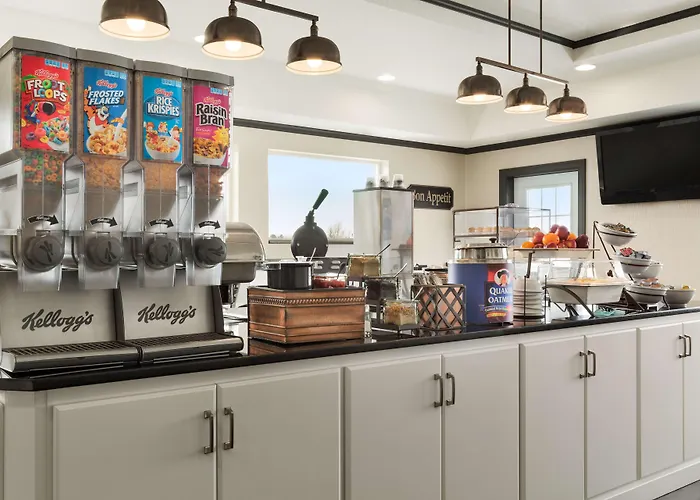 Country Inn & Suites By Radisson, Little Falls, Mn