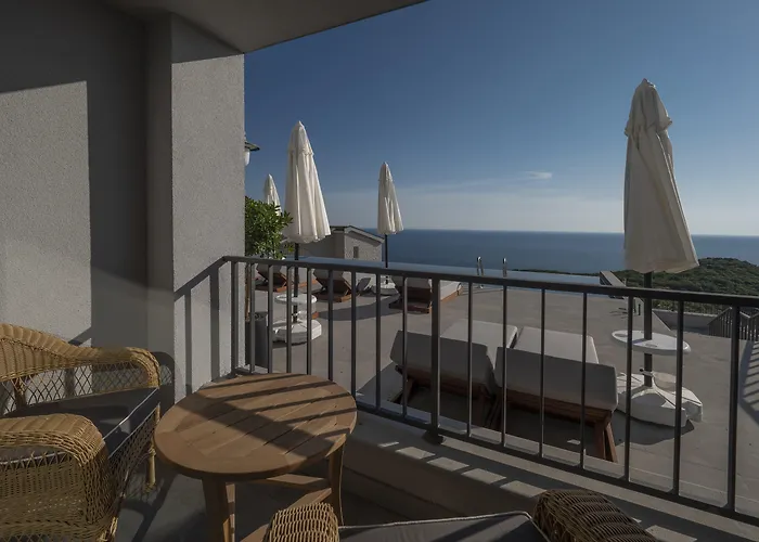 Vivid Blue Serenity Resort (Adults Only)