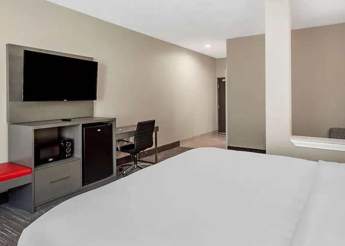 Comfort Inn & Suites Olive Branch Old Towne